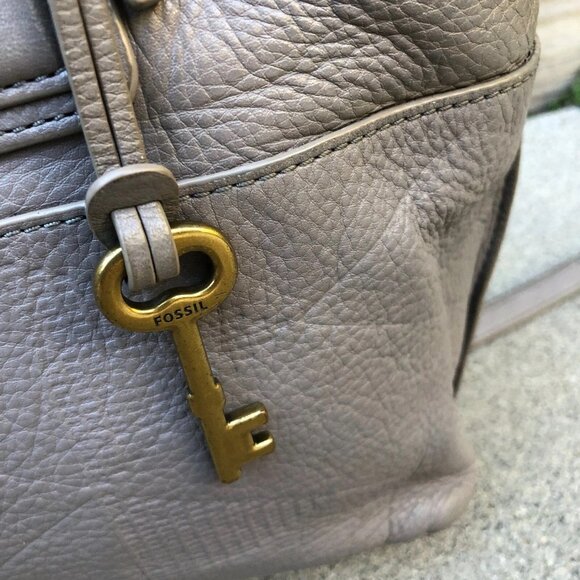 FOSSIL Crossbody Shoulder Hand Bag Purse Grey Leather Satchel Zipper - Picture 5 of 11